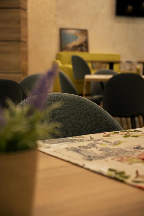 Hotel Brilliantin Sliven Екстер'єр фото