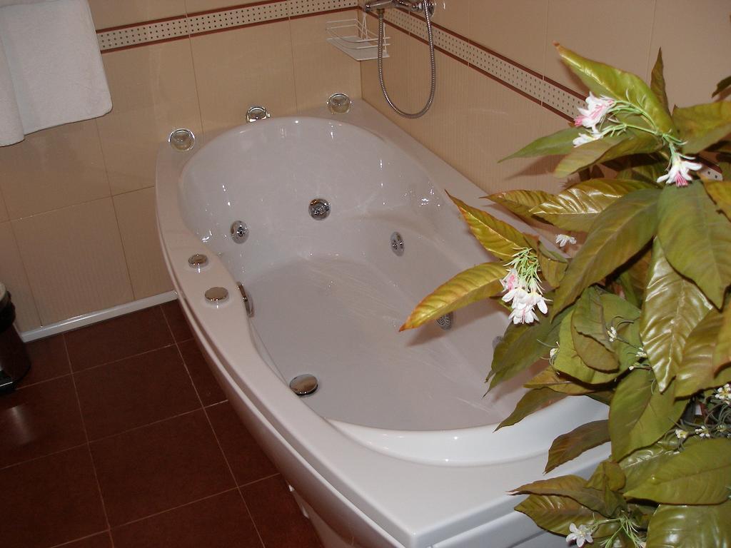 Hotel Brilliantin Sliven Номер фото